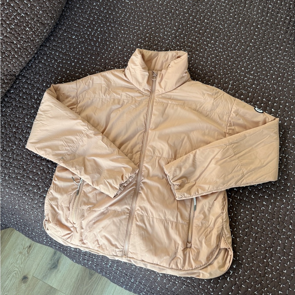 Vuori Blush Canyon Insulated Jacket